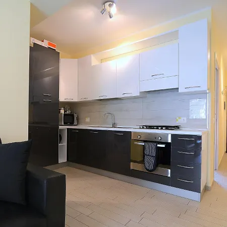 Apartment Michelizia With Private Garden Tropea