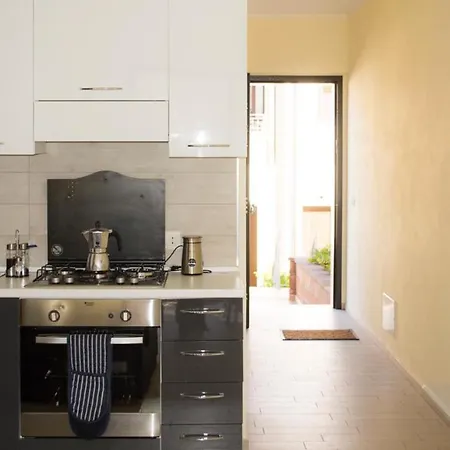 Michelizia With Private Garden Apartment