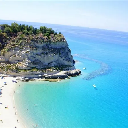 Apartment Michelizia With Private Garden Tropea