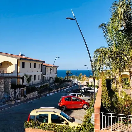Michelizia With Private Garden Apartment